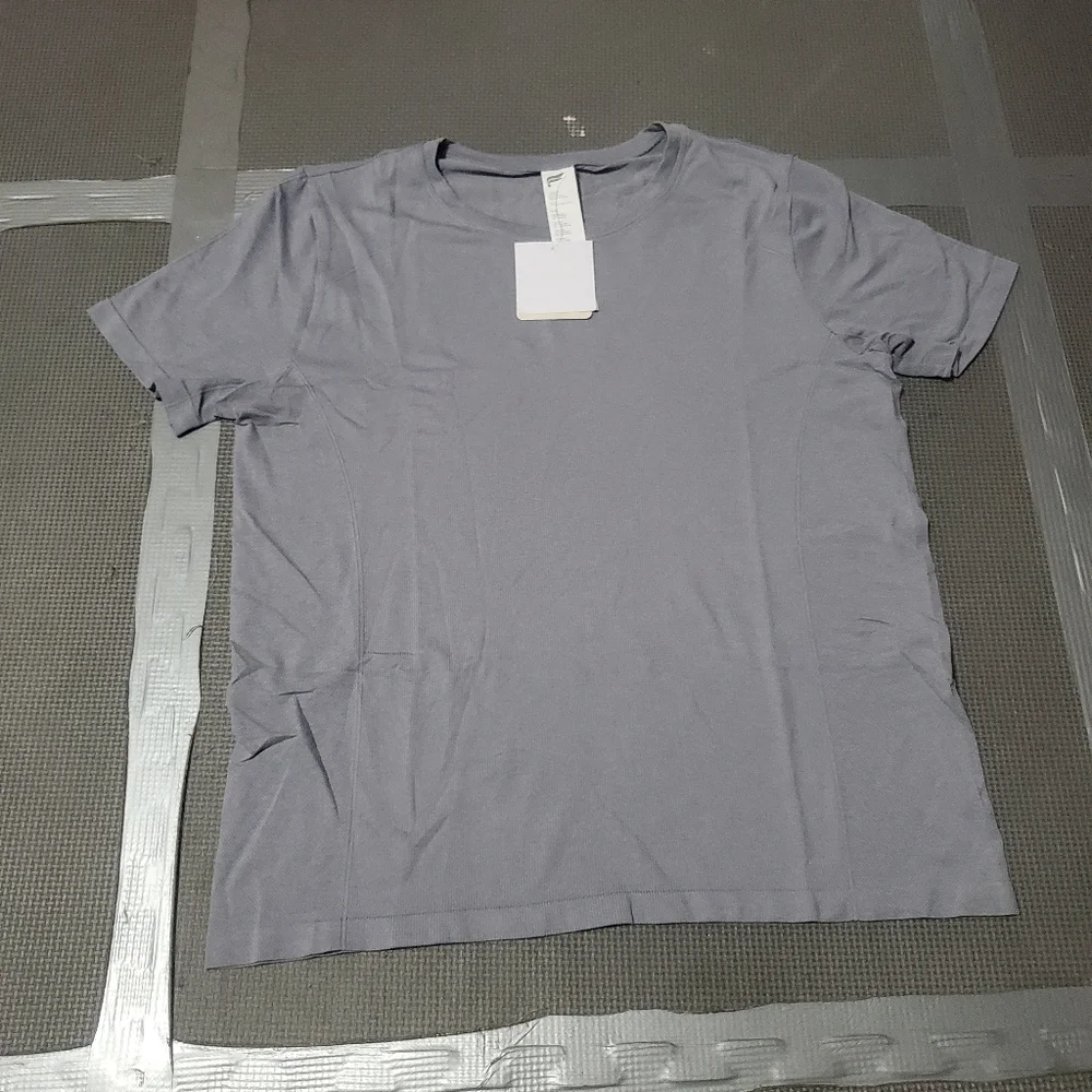 Fabletics tshirt - Picture 1 of 2